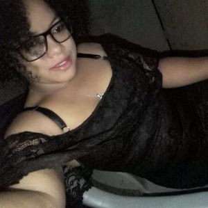 Meet your Posher, Yaneth